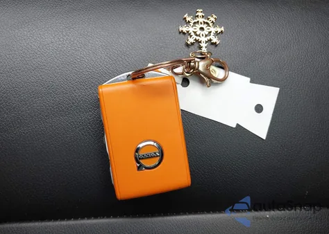 2021 Volvo S60 T5 Momentum z USA, uszkodzony, nr VIN 7JR102TZ4MG117993